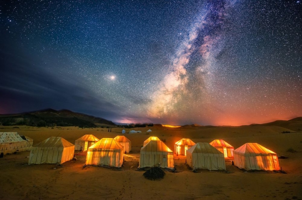 Cắm trại tại sa mạc ở Morocco. (Nguồn: Getty Images)