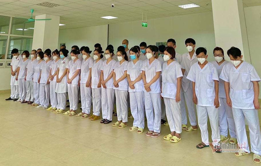 Những khoảnh khắc chạm đến trái tim tại tâm dịch Covid-19 ở Bắc Giang