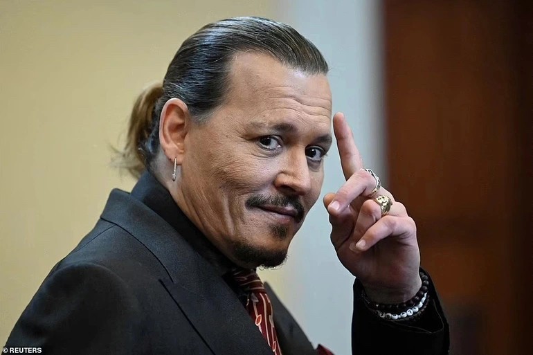 Johnny Depp đang nhận được sự ủng hộ của dư luận thế giới (Ảnh: Reuters).