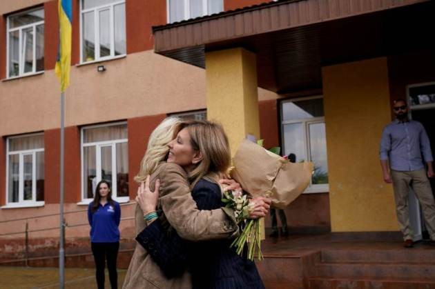 Hình ảnh chuyến thăm bất ngờ tới Ukraine của Phu nhân Tổng thống Mỹ Jill Biden