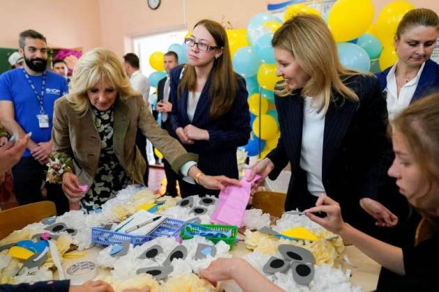 Hình ảnh chuyến thăm bất ngờ tới Ukraine của Phu nhân Tổng thống Mỹ Jill Biden