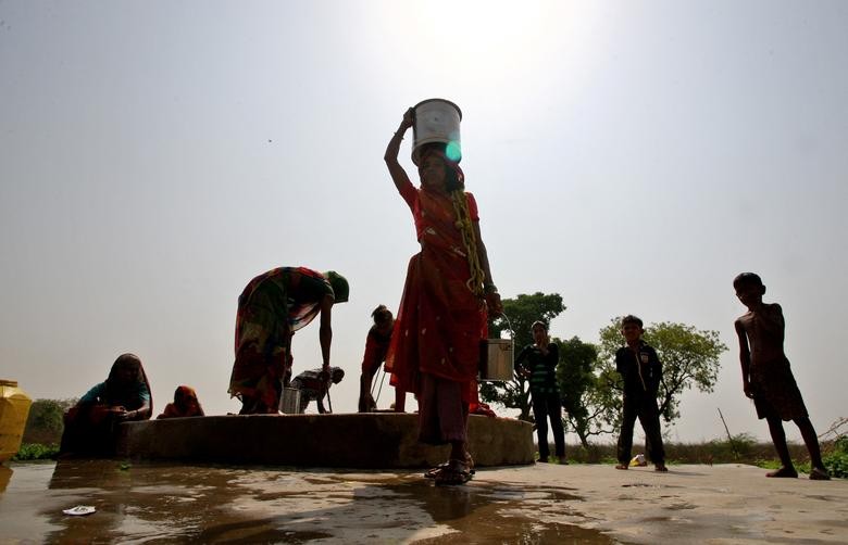 Hình ảnh người dân Ấn Độ giữa đợt nắng nóng kỷ lục