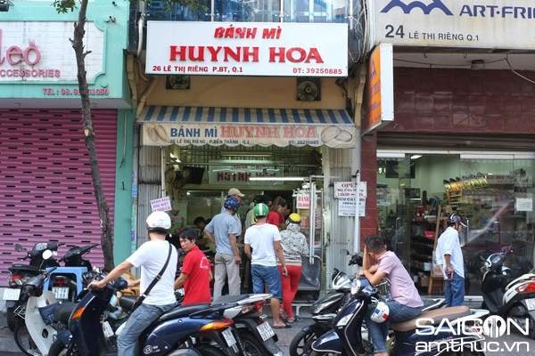 cung phong vien nuoc ngoai tim hieu mon banh mi ngon nhat sai thanh