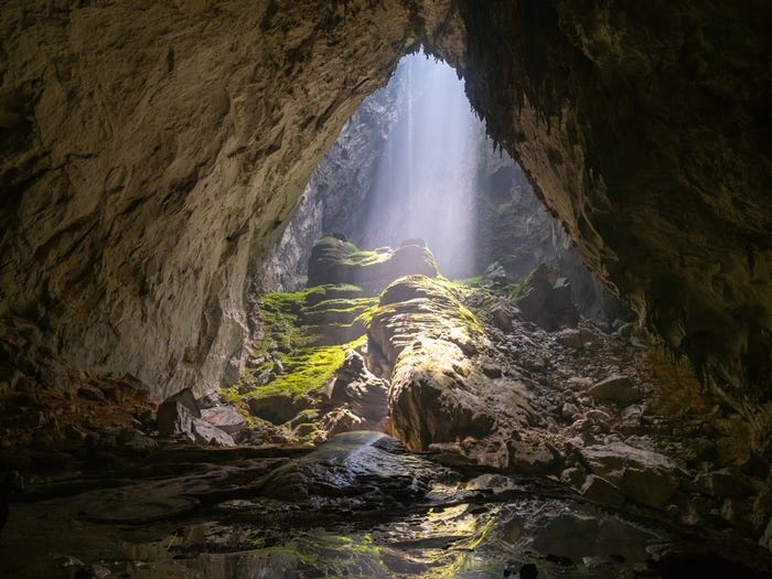 Kỳ quan thiên nhiên luôn là nơi đến không thể bỏ qua. Thưởng thức những thác nước, hang động và vực sâu để tìm hiểu sức mạnh và vẻ đẹp của thiên nhiên.