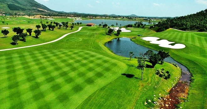 Một số địa phương mở lại sân golf, chỉ phục vụ không quá 50% công suất. Sân golf Tam Đảo (Vĩnh Phúc)