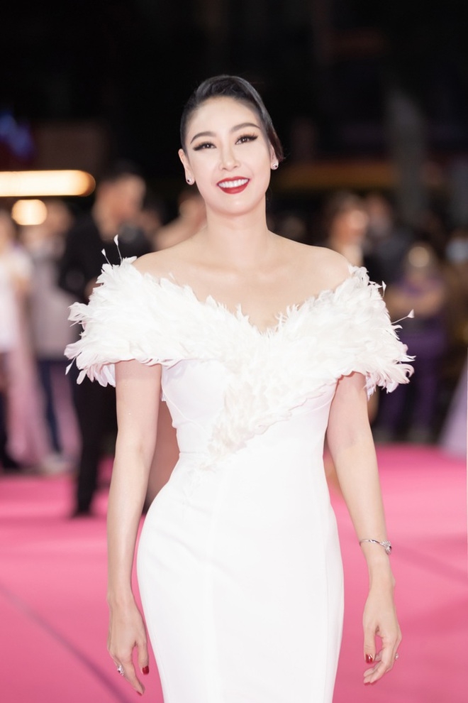 Hoa hậu Hà Kiều Anh luôn toát lên vẻ đẹp sang trọng, quyền quý.