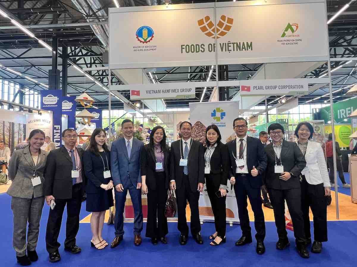 Đại sứ Việt Nam tại Hà Lan Phạm Việt Anh tham dự Hội chợ quốc tế nhãn hàng riêng