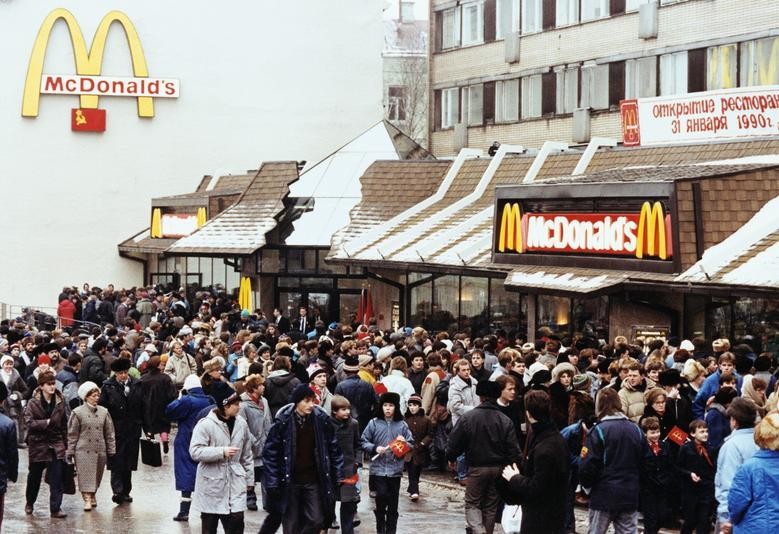 Thương hiệu đồ ăn nhanh nội địa kiếm lời khi McDonald's 'bán tháo' thương hiệu tại Nga