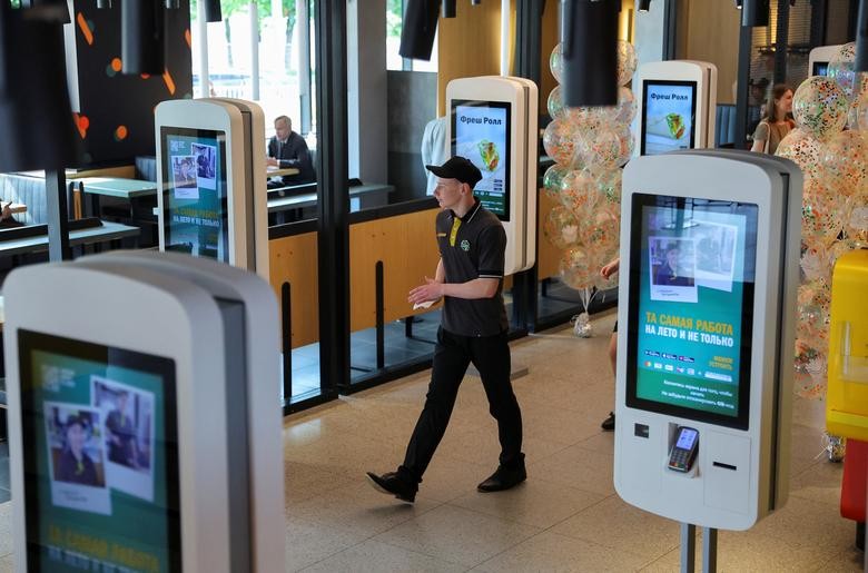 Thương hiệu đồ ăn nhanh nội địa kiếm lời khi McDonald's 'bán tháo' thương hiệu tại Nga