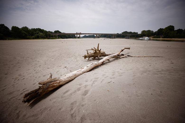 Con sông dài nhất Italy 'hứng chịu' cảnh hạn hán tồi tệ nhất trong 70 năm qua