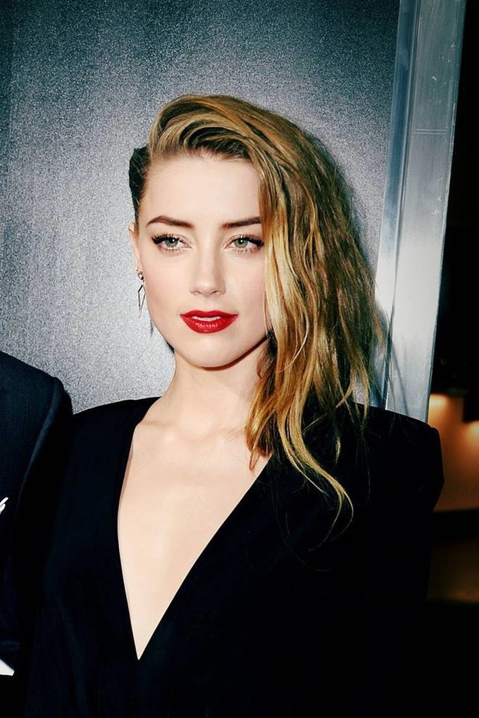 Bị khán giả ‘quay lưng’, Amber Heard vẫn là mỹ nhân có gương mặt đẹp nhất thế giới
