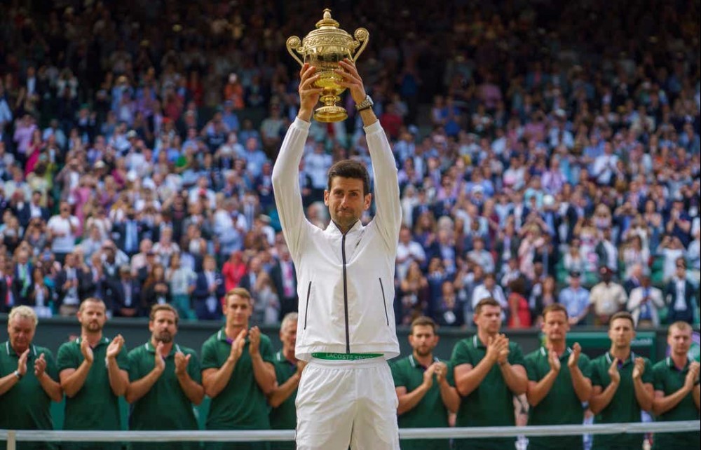 Sau 51 năm, Djokovic là VĐV ngoài 30 tuổi đầu tiên bảo vệ thành công chức vô địch Wimbledon