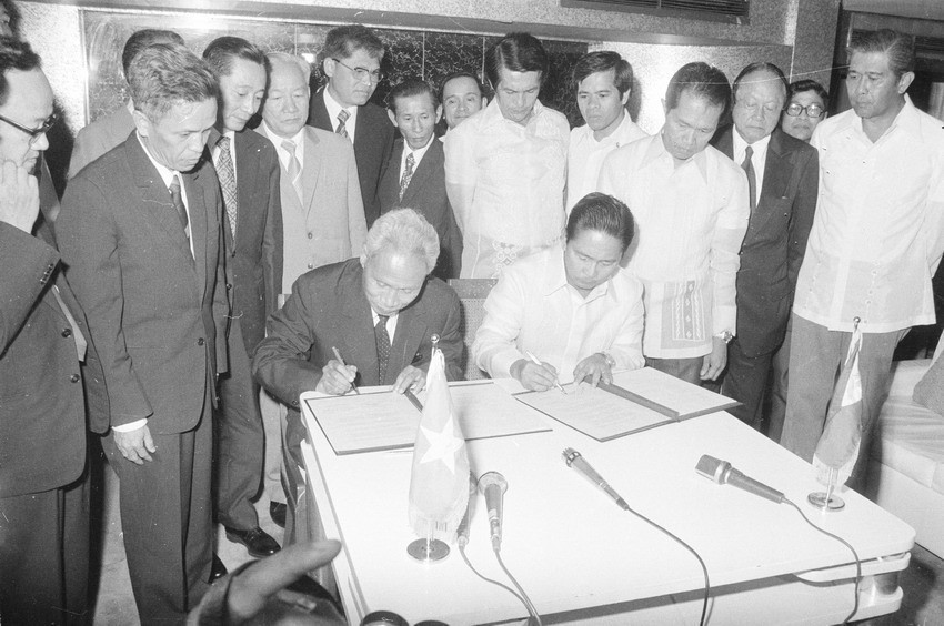 Việt Nam   Philippines: 45 năm qua những bức ảnh