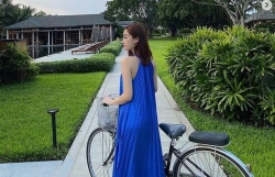 Street style sao Việt: Hoa hậu Mỹ Linh yêu kiều, Hà Tăng trẻ trung như gái teen, Tóc Tiên khoe dáng đồng hồ cát