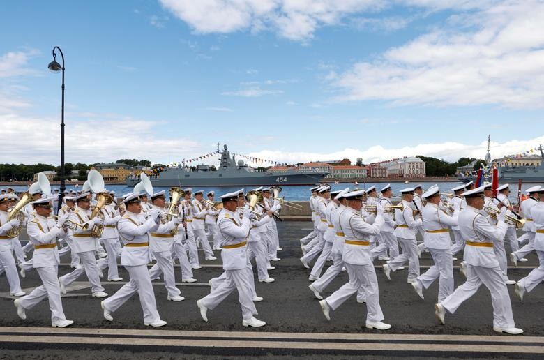 Chiêm ngưỡng dàn vũ khí tối tân, hiện đại tại Lễ duyệt binh hoành tráng kỷ niệm Ngày Hải quân Nga