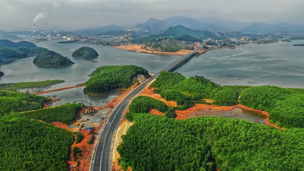 Du lịch Quảng Ninh hồi phục ngoạn mục trong Hè 2022