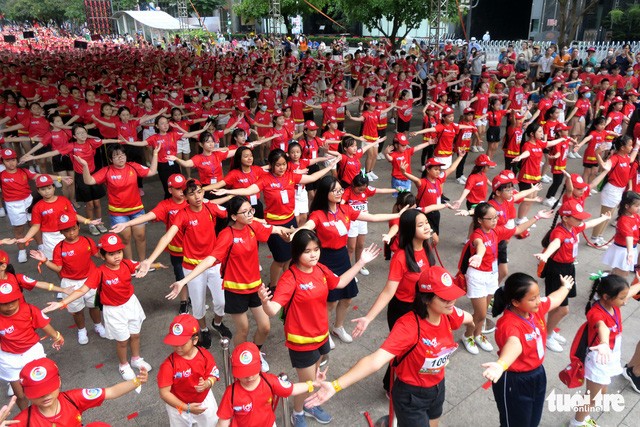 Màn Flashmob xác lập kỷ lục Việt Nam của 3.000 thiếu nhi