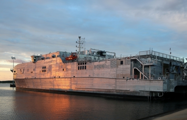 Tàu vận tải viễn chinh Mỹ  USNS Yuma vào Biển Đen
