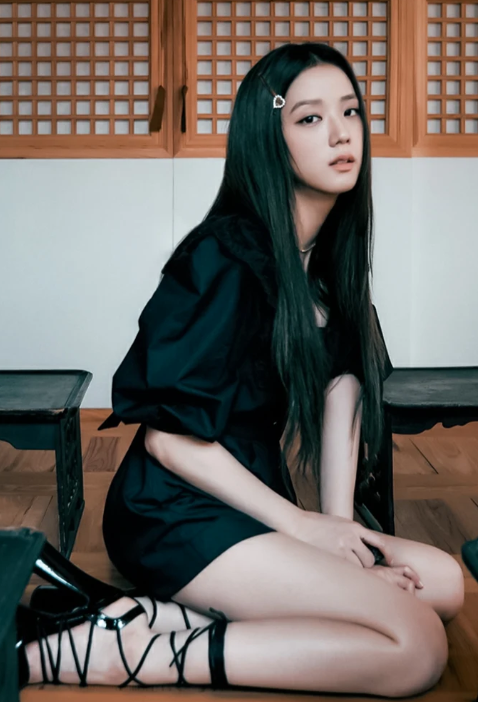 'Bóc' giá trang phục của các cô gái BLACKPINK trong bộ ảnh Nhật ký mùa hè 2020 tại Seoul