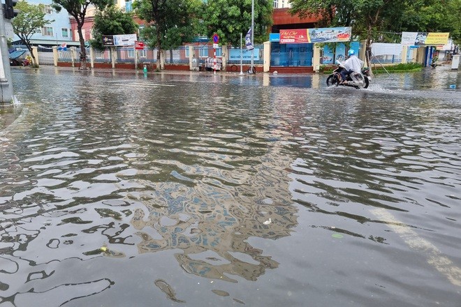 Bão số 5 gây mưa lớn, gió giật và ngập úng nặng ở Đà Nẵng