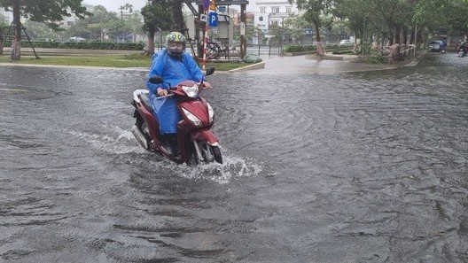 Bão số 5 gây mưa lớn, gió giật và ngập úng nặng ở Đà Nẵng