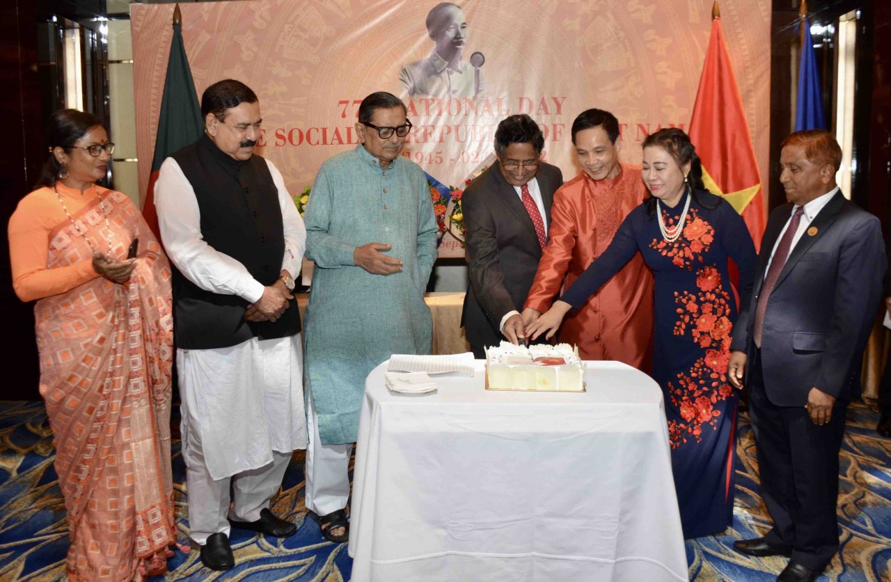 Đại sứ quán Việt Nam tại Bangladesh long trọng kỷ niệm 77 năm Quốc khánh