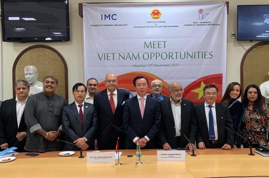 Tổng Lãnh sự tại Hội nghị thúc đẩy quan hệ kinh doanh, thương mại Việt Nam-Ấn Độ do TLSQ Việt Nam tại Mumbai tổ chức.