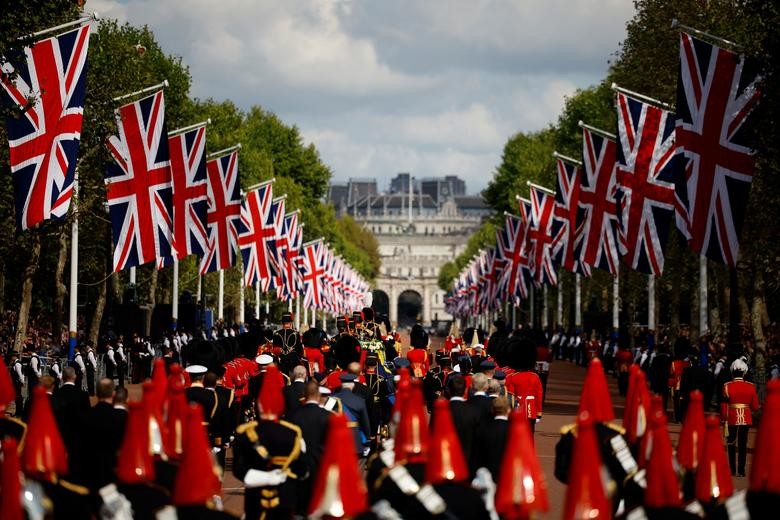 Hành trình đưa linh cữu của cố Nữ hoàng Anh Elizabeth II từ Balmoral đến London