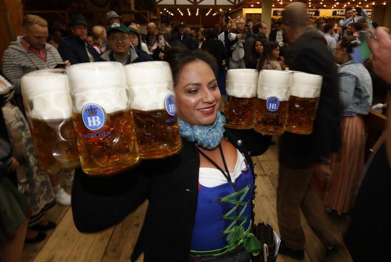 Lễ hội Oktoberfest ‘rầm rộ’ trở lại sau hai năm gián đoạn do dịch Covid 19