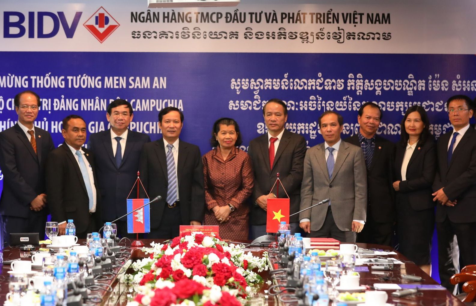 Phó Thủ tướng Cambodia thăm và làm việc tại BIDV
