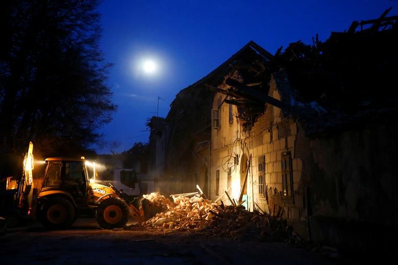 Cảnh tiêu điều, đổ nát sau 4 trận động đất mạnh làm rung chuyển Croatia