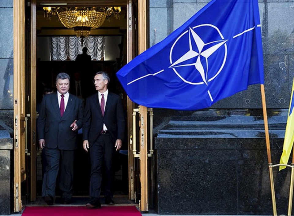 Giấc mộng NATO và EU của Ukraine: Hoa hồng hay chông gai?