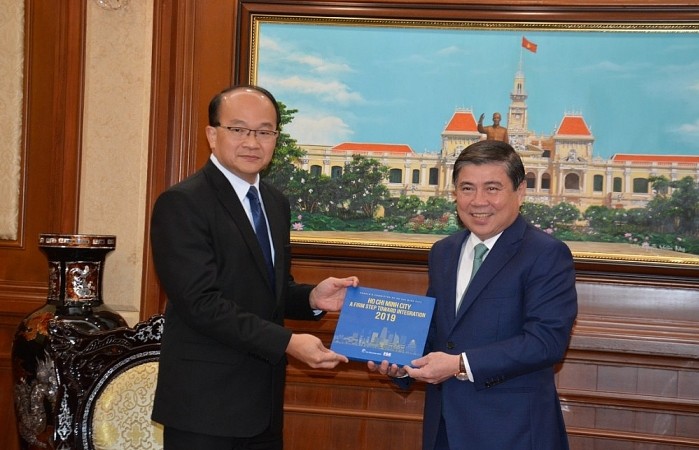 Chủ tịch UBND TP. Hồ Chí Minh tiếp Tổng lãnh sự Singapore