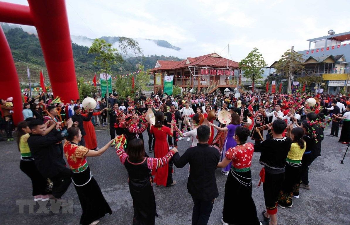 Sixth Vietnam–Laos–China ‘con’ festival wraps up