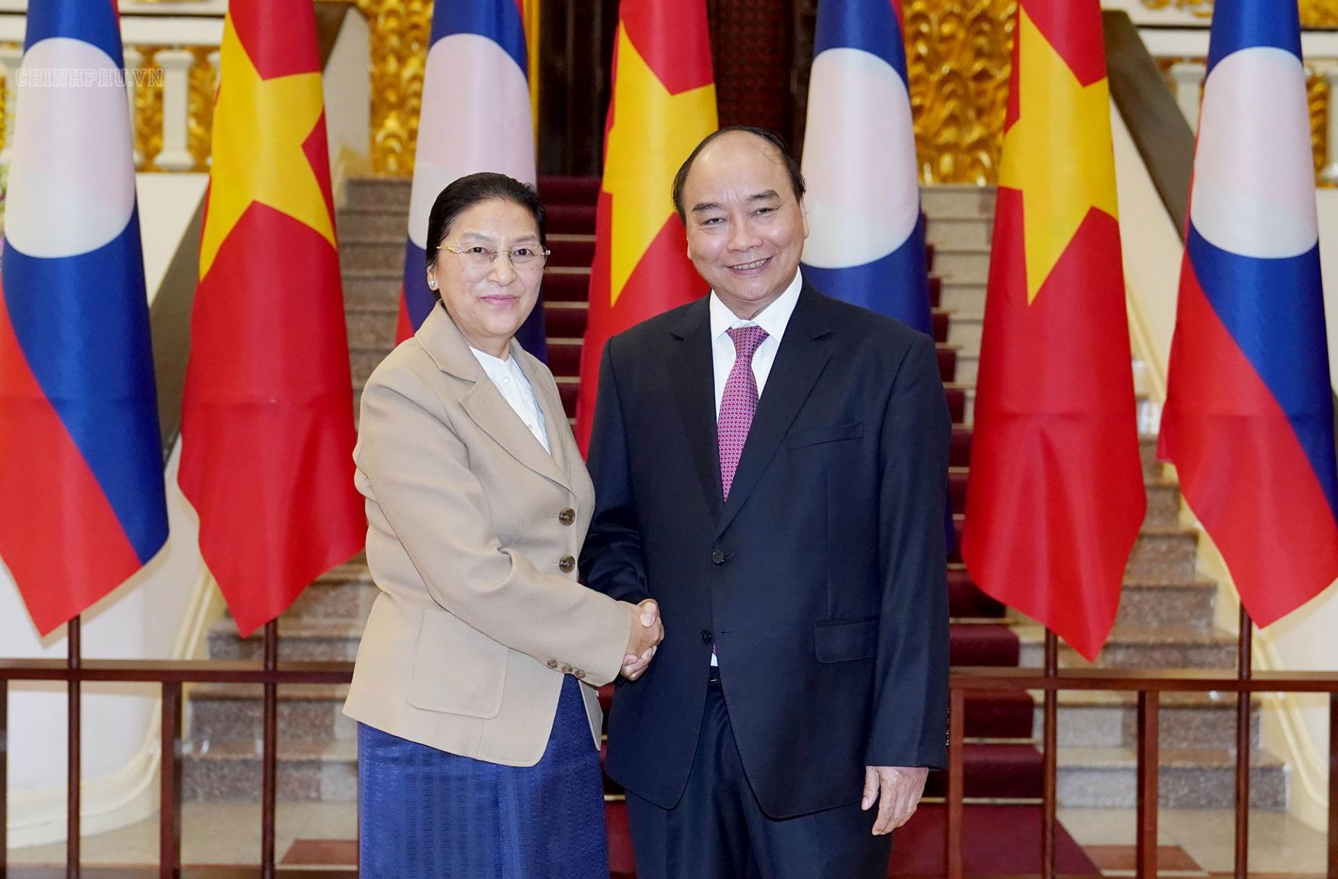 prime minister receives lao na chairwoman