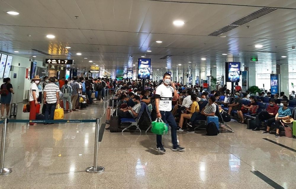 Viet Nam Airlines asks passengers to fill in compulsory health declaration
