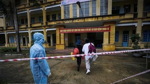 Localities tighten supervision of people arriving from abroad to prevent COVID-19 transmissions