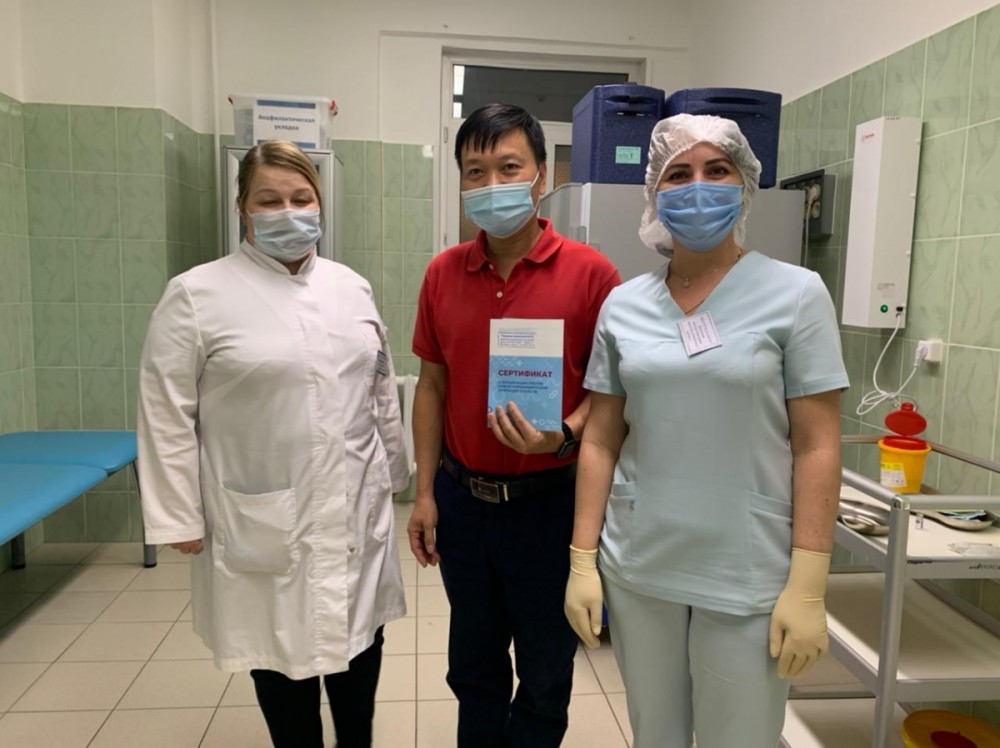 Người Việt tại Nga hưởng ứng tiêm chủng vaccine ngừa Covid-19