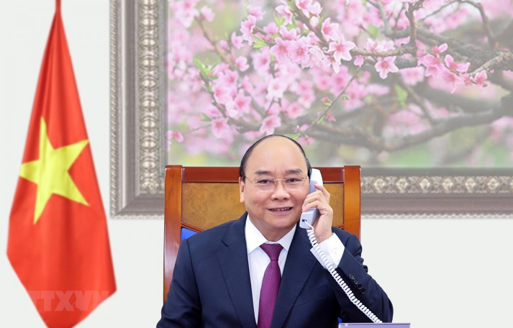 PM Nguyen Xuan Phuc holds phone talks with Lao, Cambodian leaders (Photo: VNA)