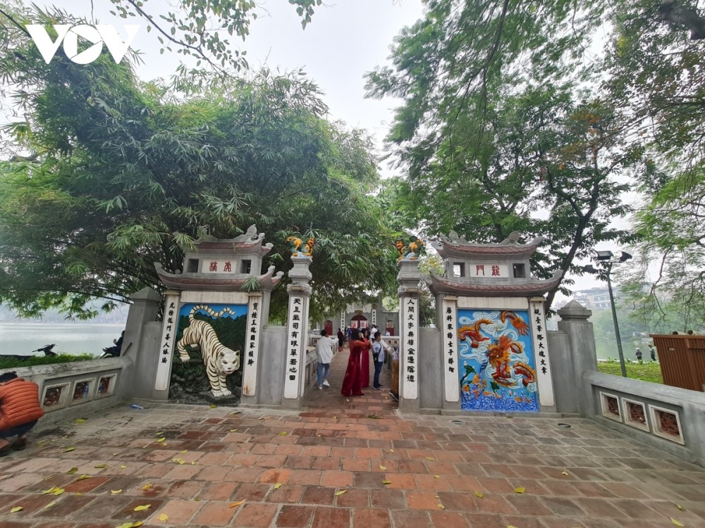 In line with other sites, cultural activities at Ngoc Son Temple also stop. In line with other sites, cultural activities at Ngoc Son Temple also stop.