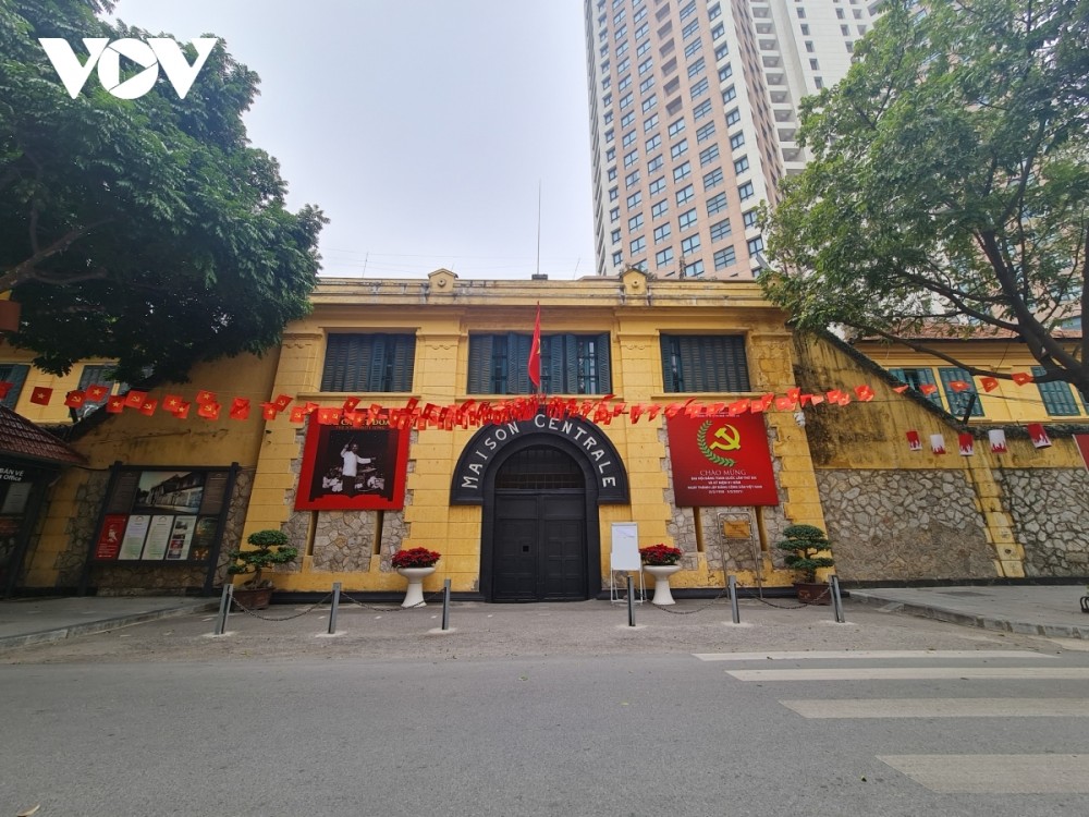 Hoa Lo prison is left empty.