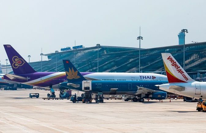 Covid-19: Nguyên nhân khiến giá vé máy bay Hà Nội  - TP. Hồ Chí Minh tăng
