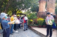 vietnam seeks to break out of covid 19 tourist trap bloomberg