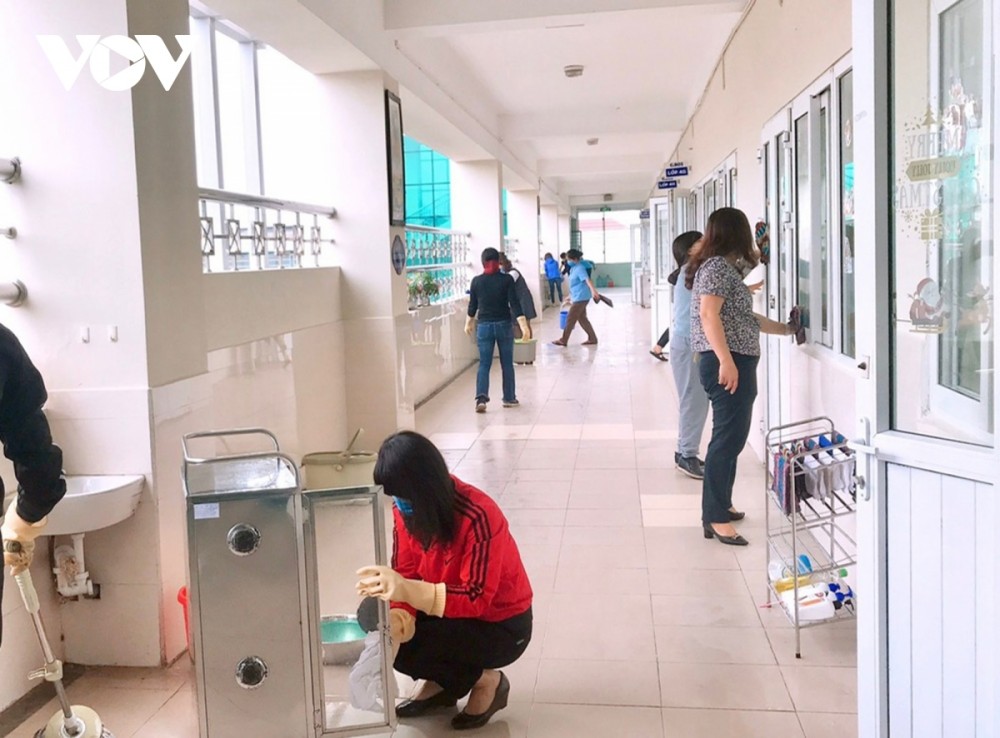 Schools in Ha Noi ready to welcome return of students after long break