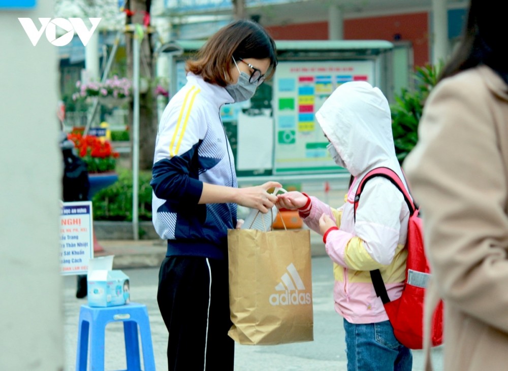 Students head back to school amid tight anti-COVID-19 measures