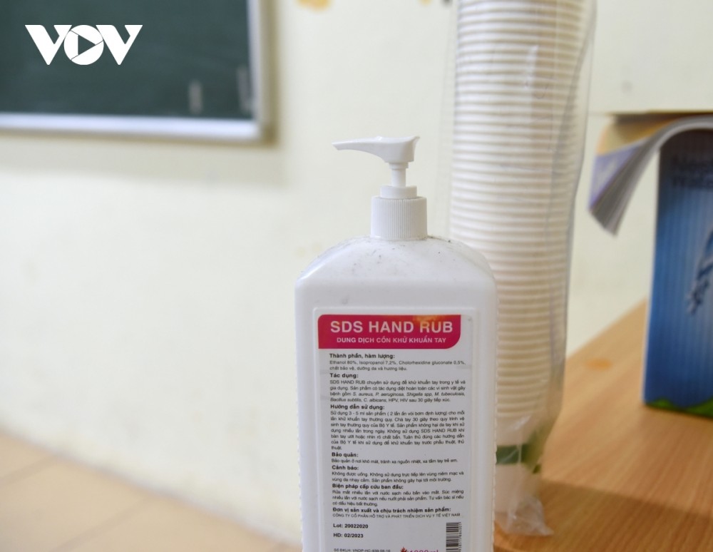 Students head back to school amid tight anti-COVID-19 measures