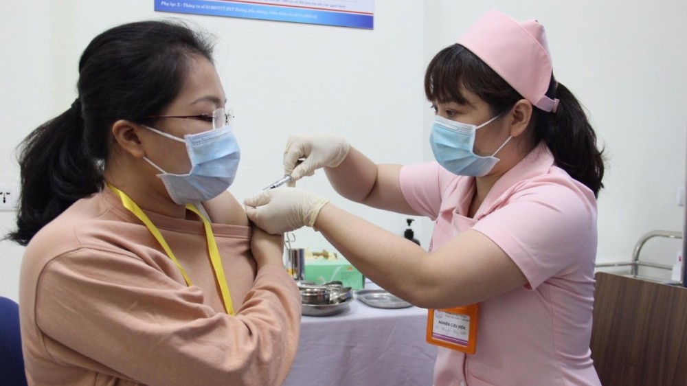 Việt Nam nỗ lực đảm bảo nguồn cung vaccine Covid-19 cho người dân