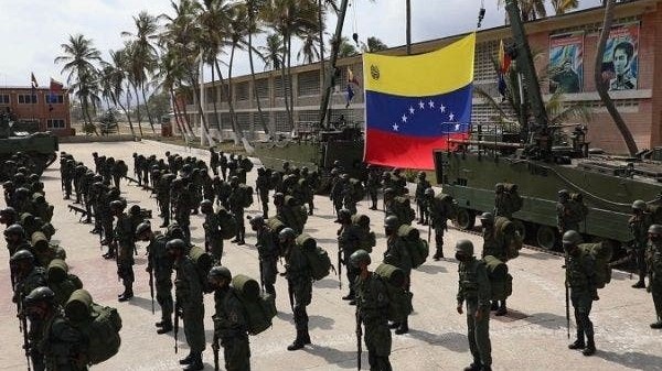 Quân đội Venezuela tiếp tục chiến dịch truy quét các nhóm vũ trang bất hợp pháp