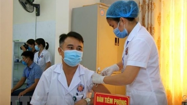 Prime Minister: Viet Nam not allowed to ease guard against COVID-19