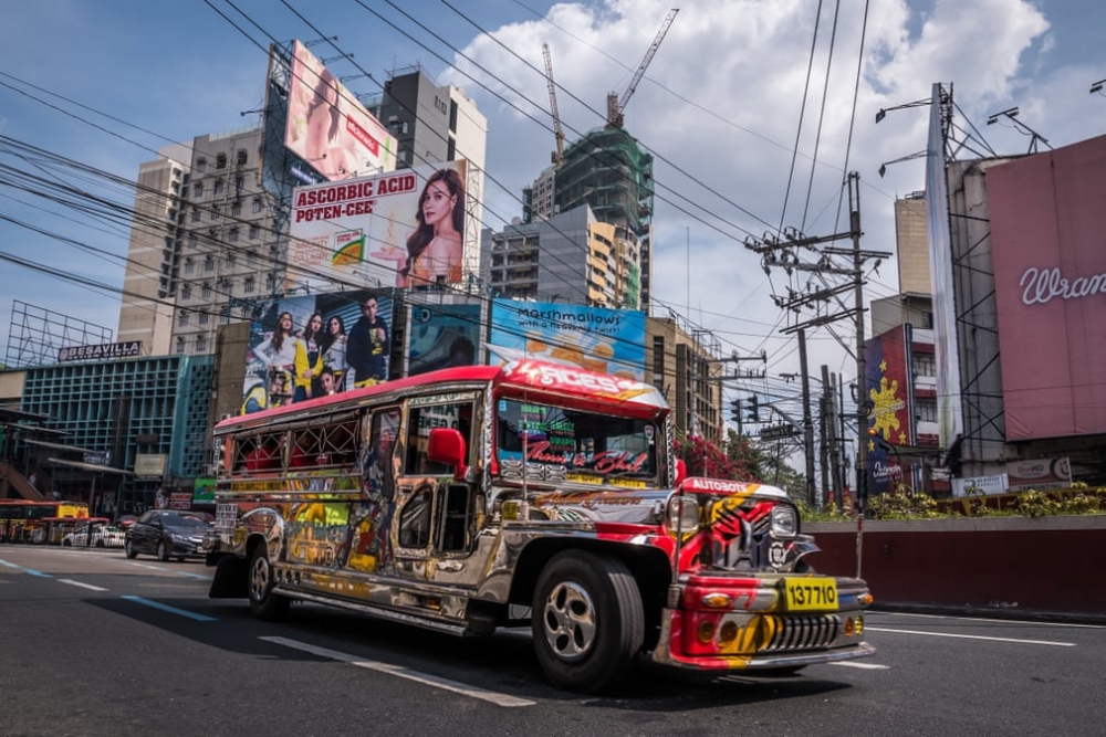 xe jeepney doc dao sap chia tay nguoi dan philippines